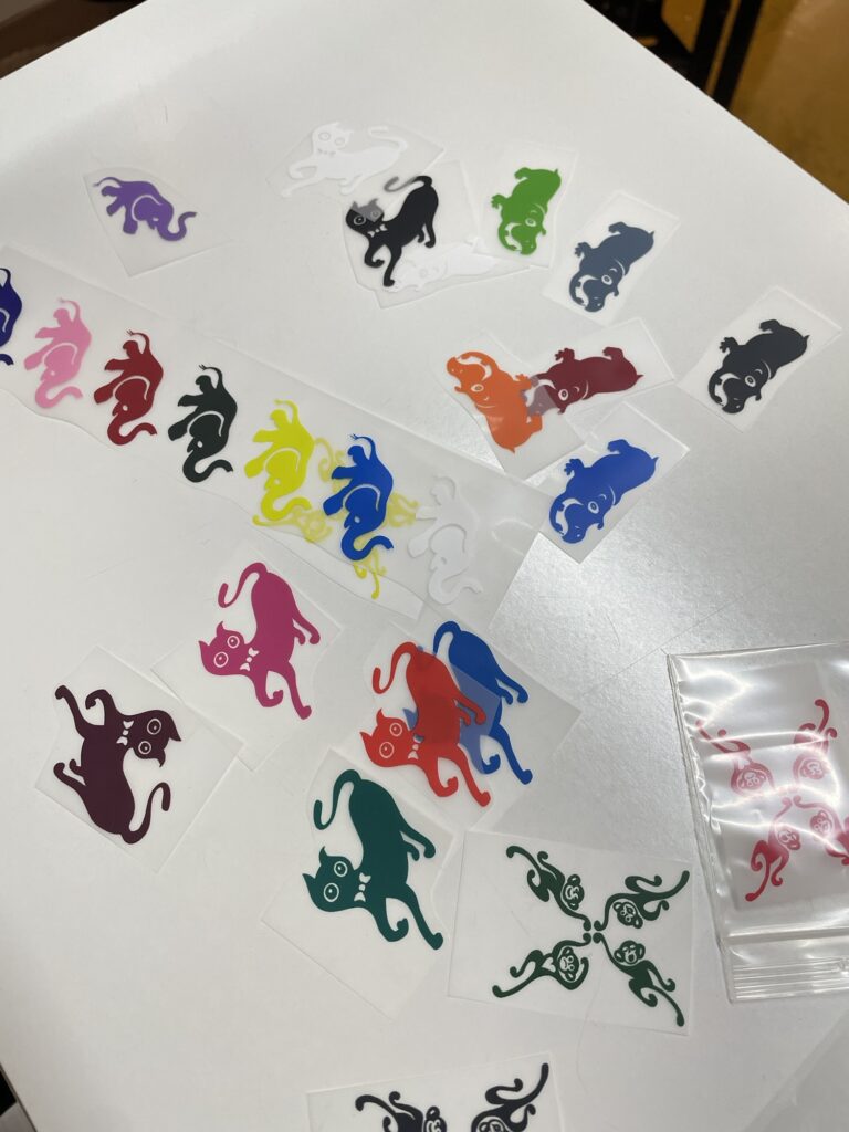 お持ちのシャツやTシャツなどに